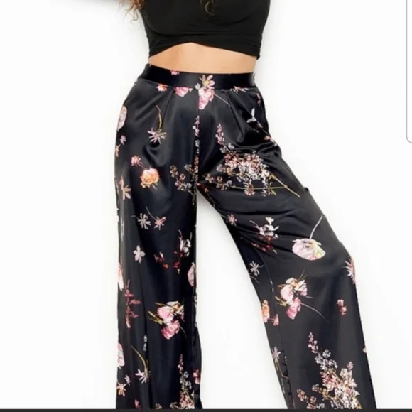 VS Victoria’s Secret Floral Satin Pants - Picture 1 of 2